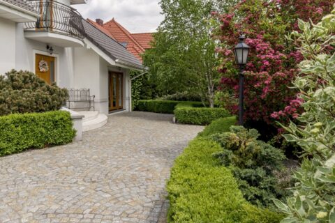 <strong>Block Paving</strong><br>Hemsworth